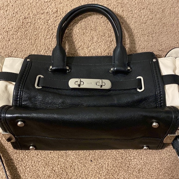 Coach shoulder bag - Picture 2 of 6